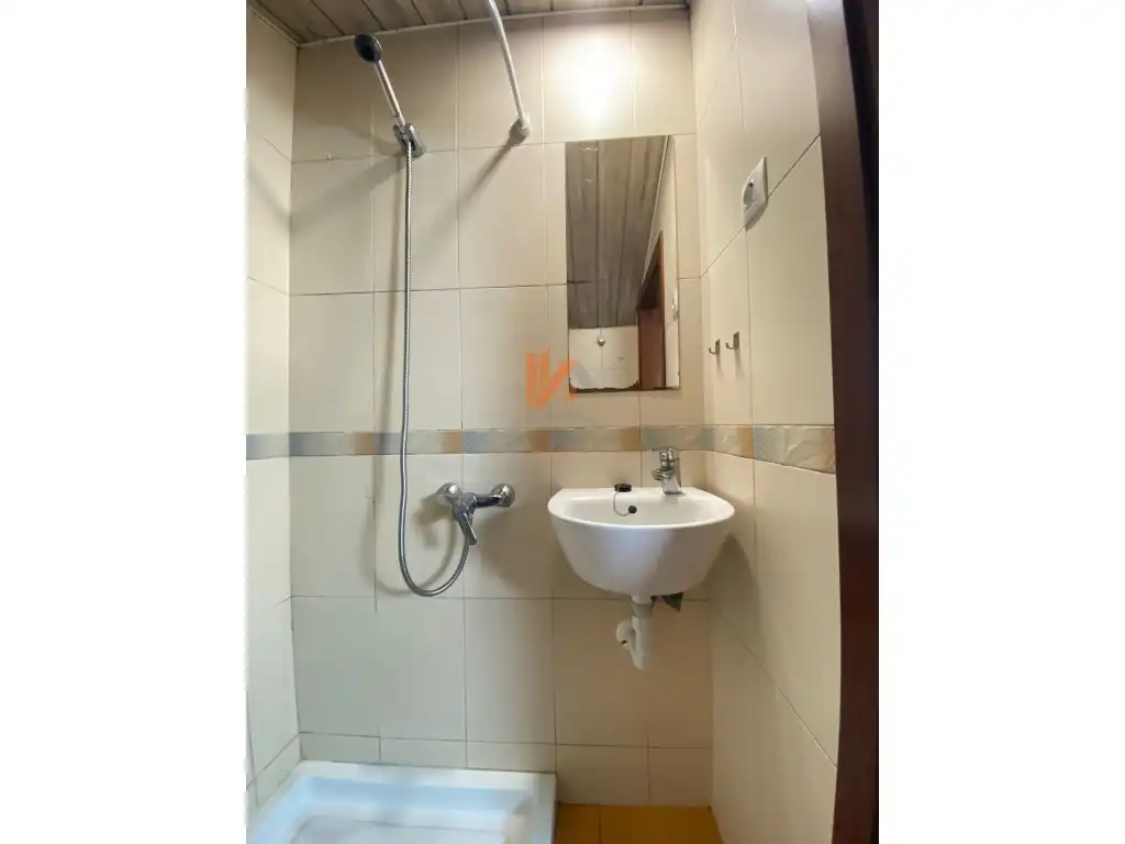 Bany de Apartament de lloguer en Santiago de Compostela  amb Calefacció i Moblat