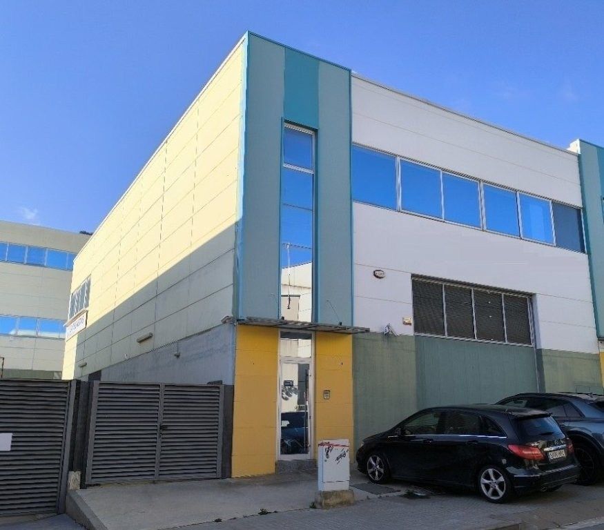 Exterior view of Industrial buildings for sale in Badalona