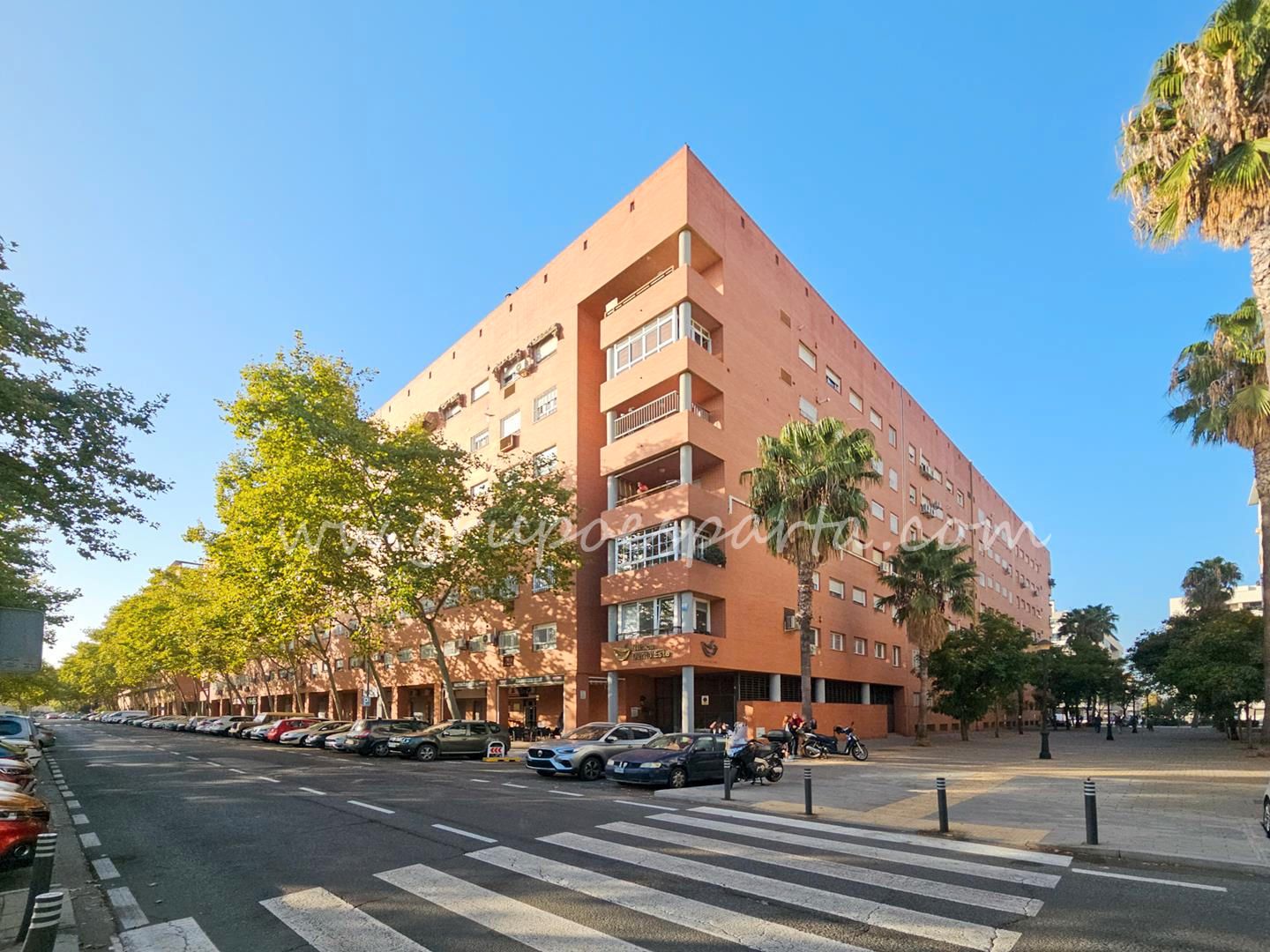 Exterior view of Flat for sale in  Sevilla Capital  with Air Conditioner