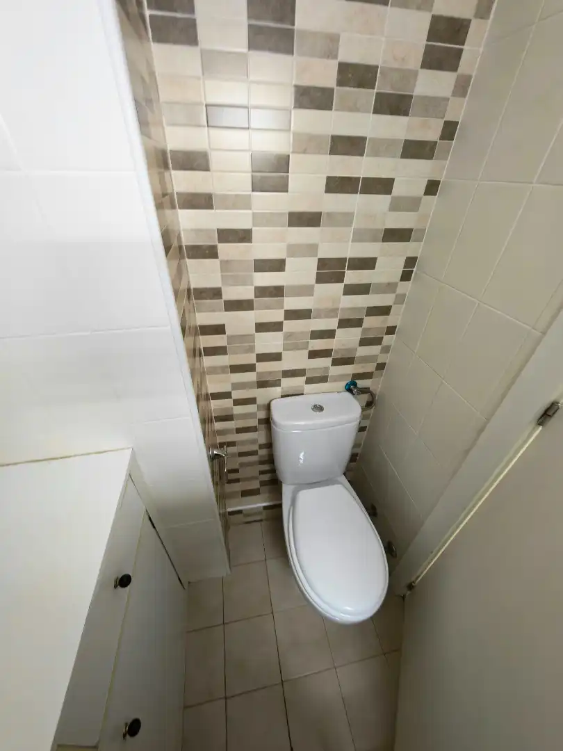 Badezimmer von Wohnung zur Miete in Sur
