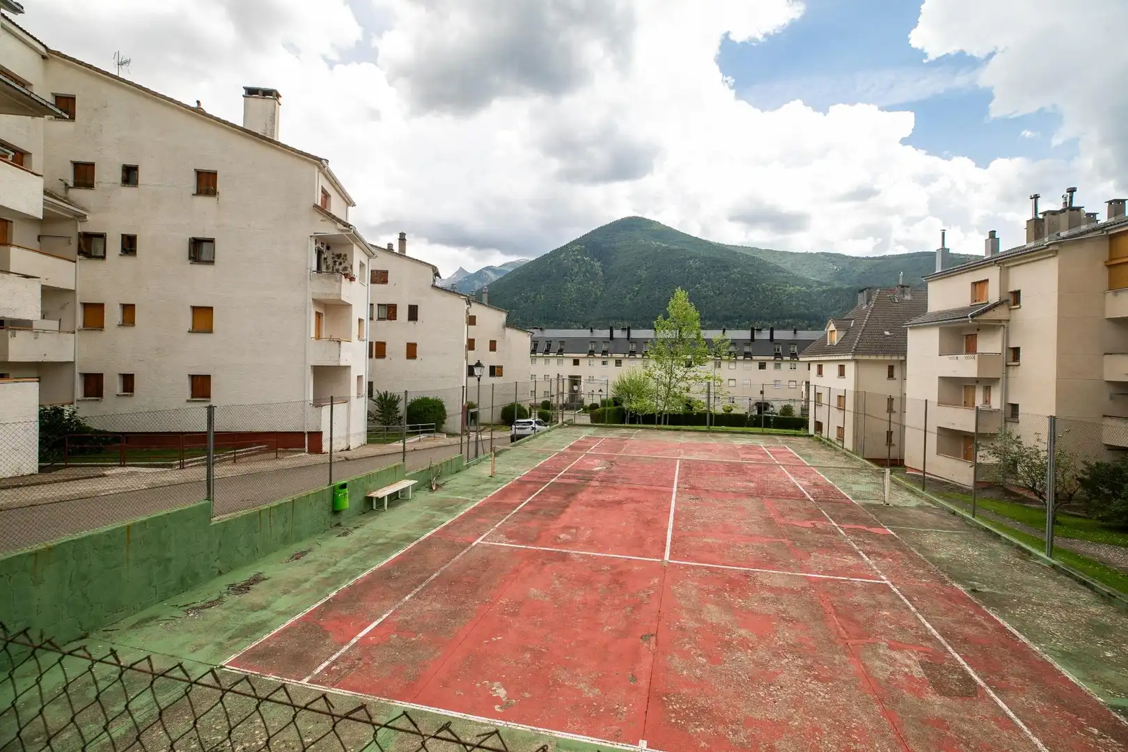 Exterior view of Flat for sale in Villanúa  with Heating, Parquet flooring and Storage room