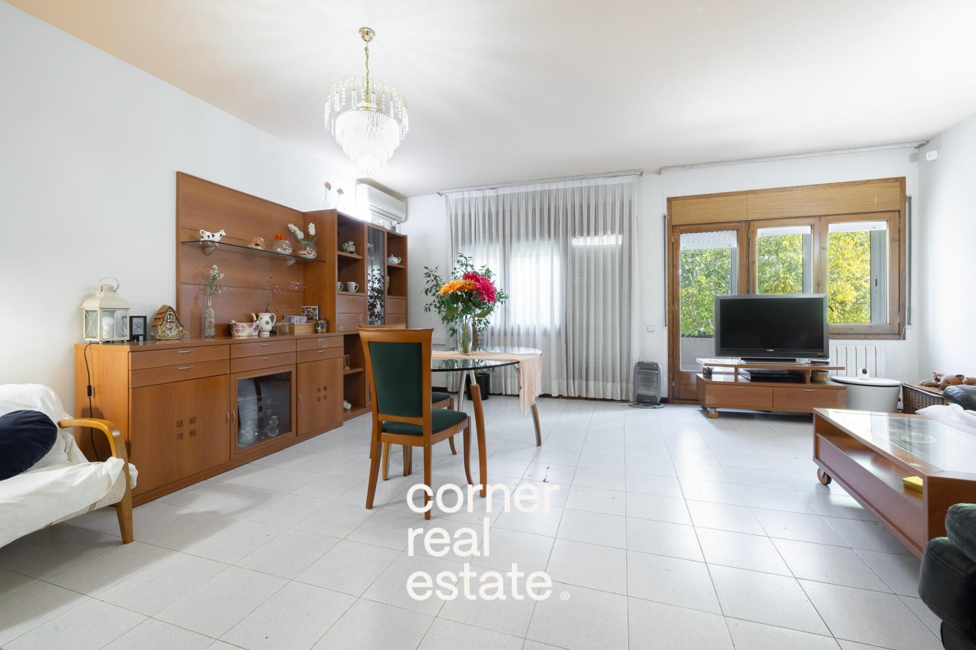Exterior view of Single-family semi-detached for sale in Sant Cugat del Vallès  with Air Conditioner, Heating and Private garden