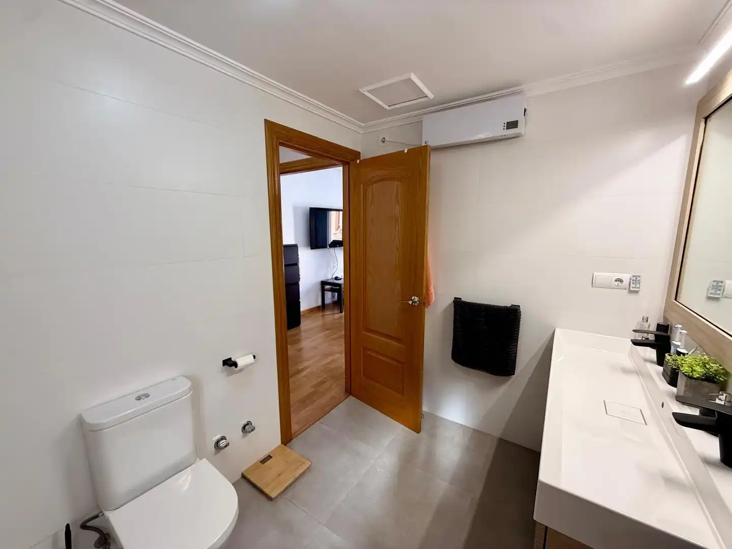 Baño de Casa adosada en venta en Almería con Aire acondicionado, Jardín privado y Terraza