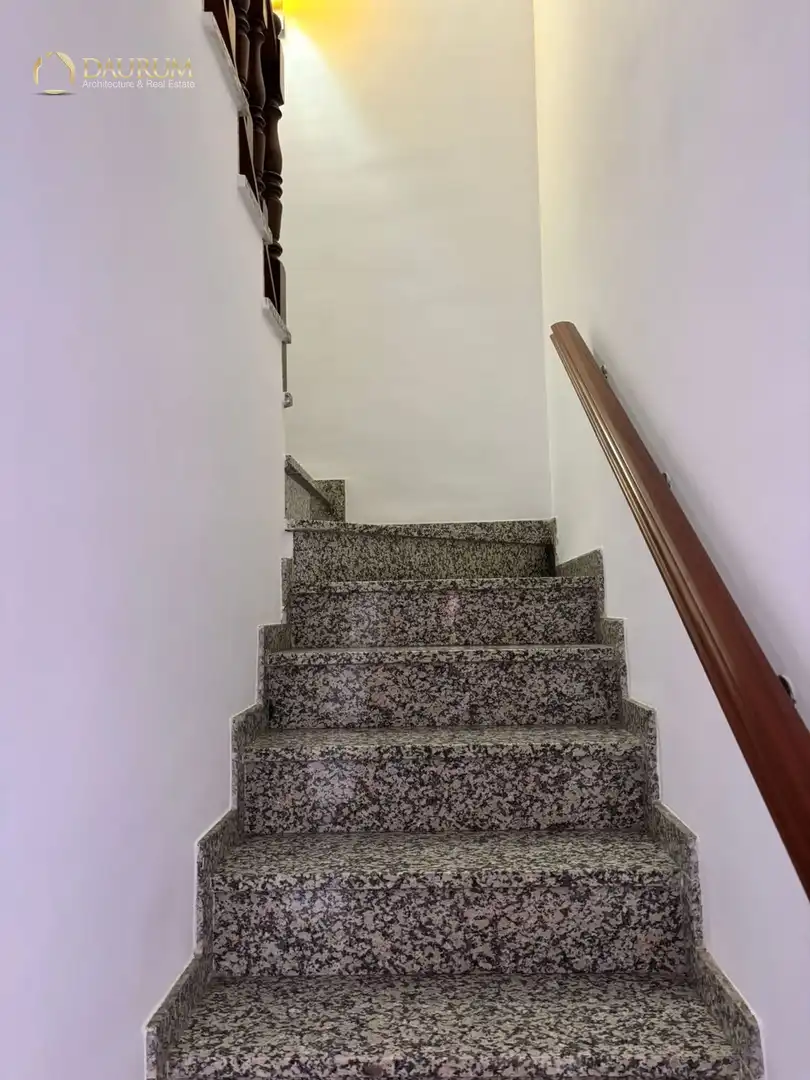 Casa adosada en venda en La Rinconada amb Aire condicionat, Terrassa i Moblat