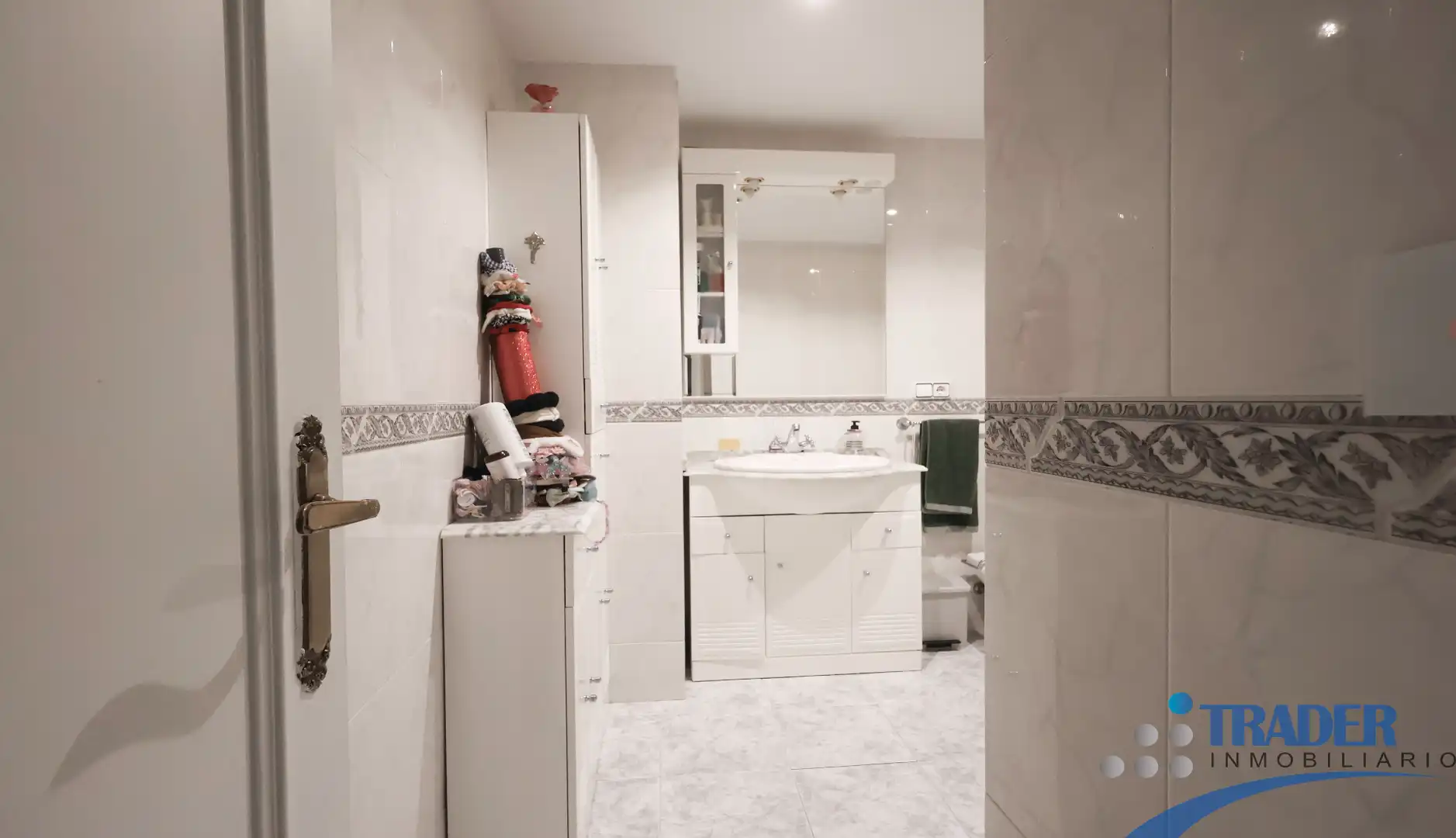 Baño de Piso en venta en Alcorcón con Terraza y Balcón
