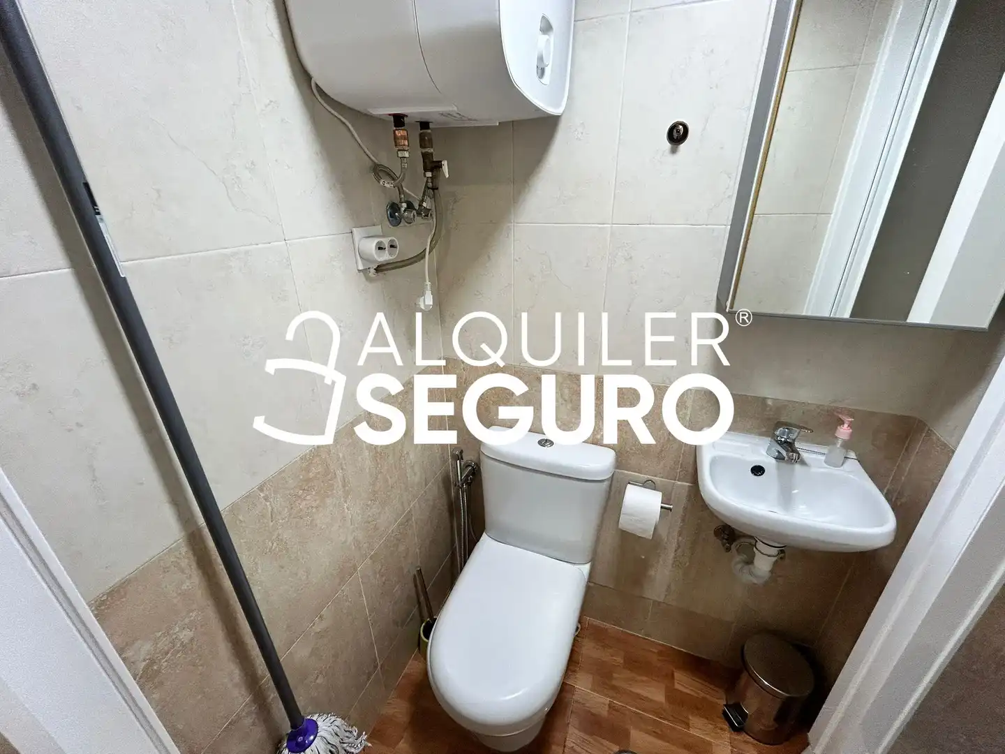 Baño de Estudio de alquiler en Madrid con Amueblado