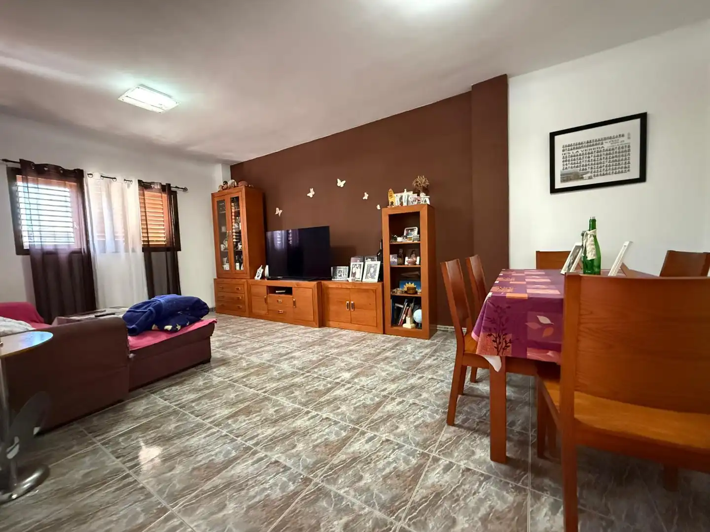 Living room of Houses for sale in La Pobla de Vallbona  with Air Conditioner, Heating and Oven