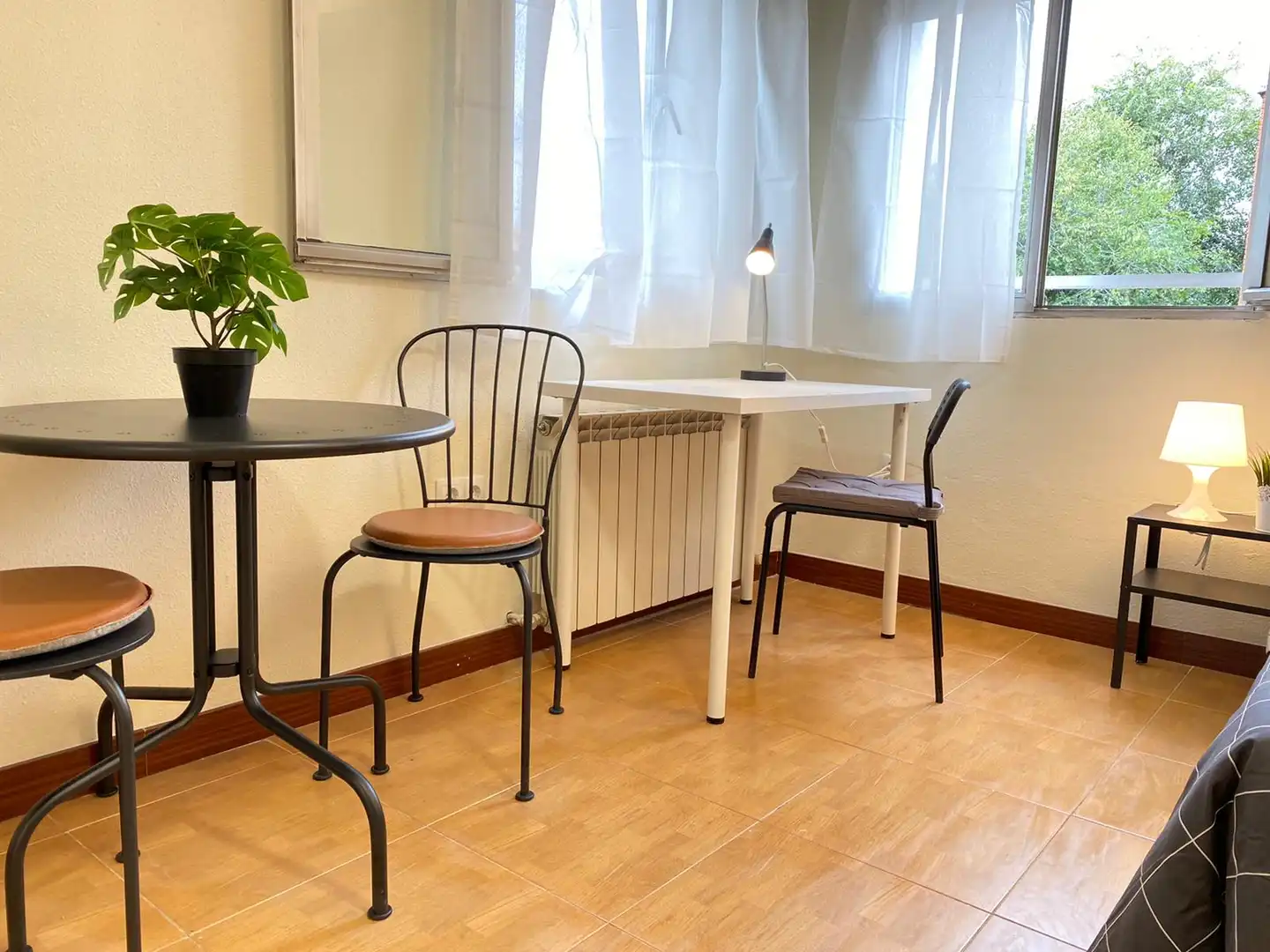 Room in Calle Pico de Alba, 1, Palomeras Bajas