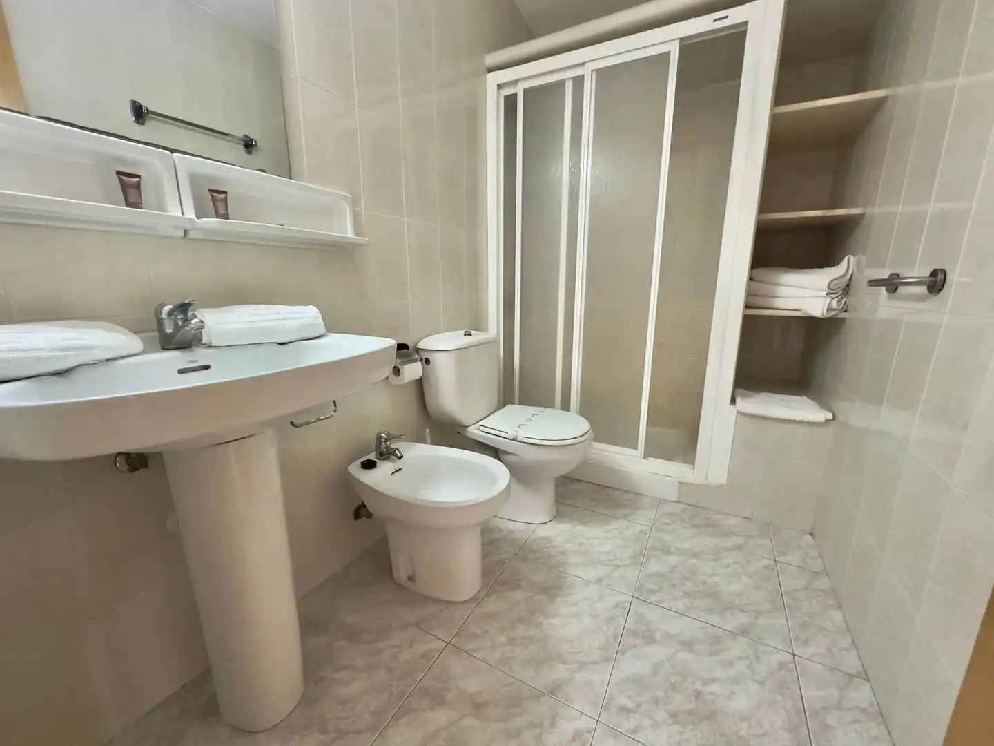 Bany de Apartament en venda en Benidorm amb Aire condicionat, Terrassa i Moblat
