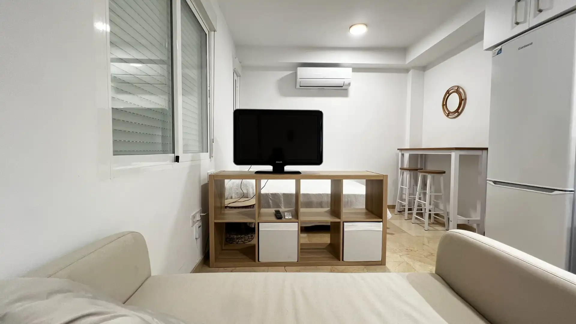 Study for rent in Calle Villa de Rota, Ciudad Jardín - Zoco