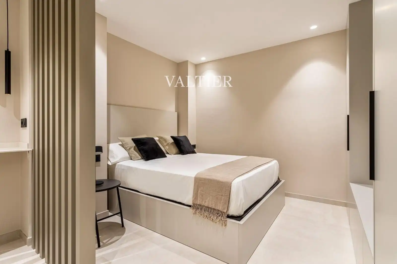 Bedroom of Flat for sale in Valencia