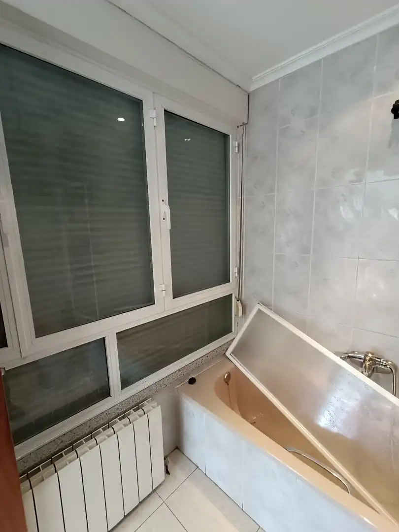 Bany de Casa o xalet en venda en Barruelo de Santullán amb Calefacció, Parquet i Terrassa