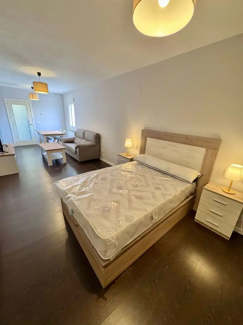 Habitación de Estudio en venta en Valdepeñas con Calefacción y Balcón