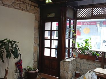 Local comercial en venta en Calle Emilio Tuya 28