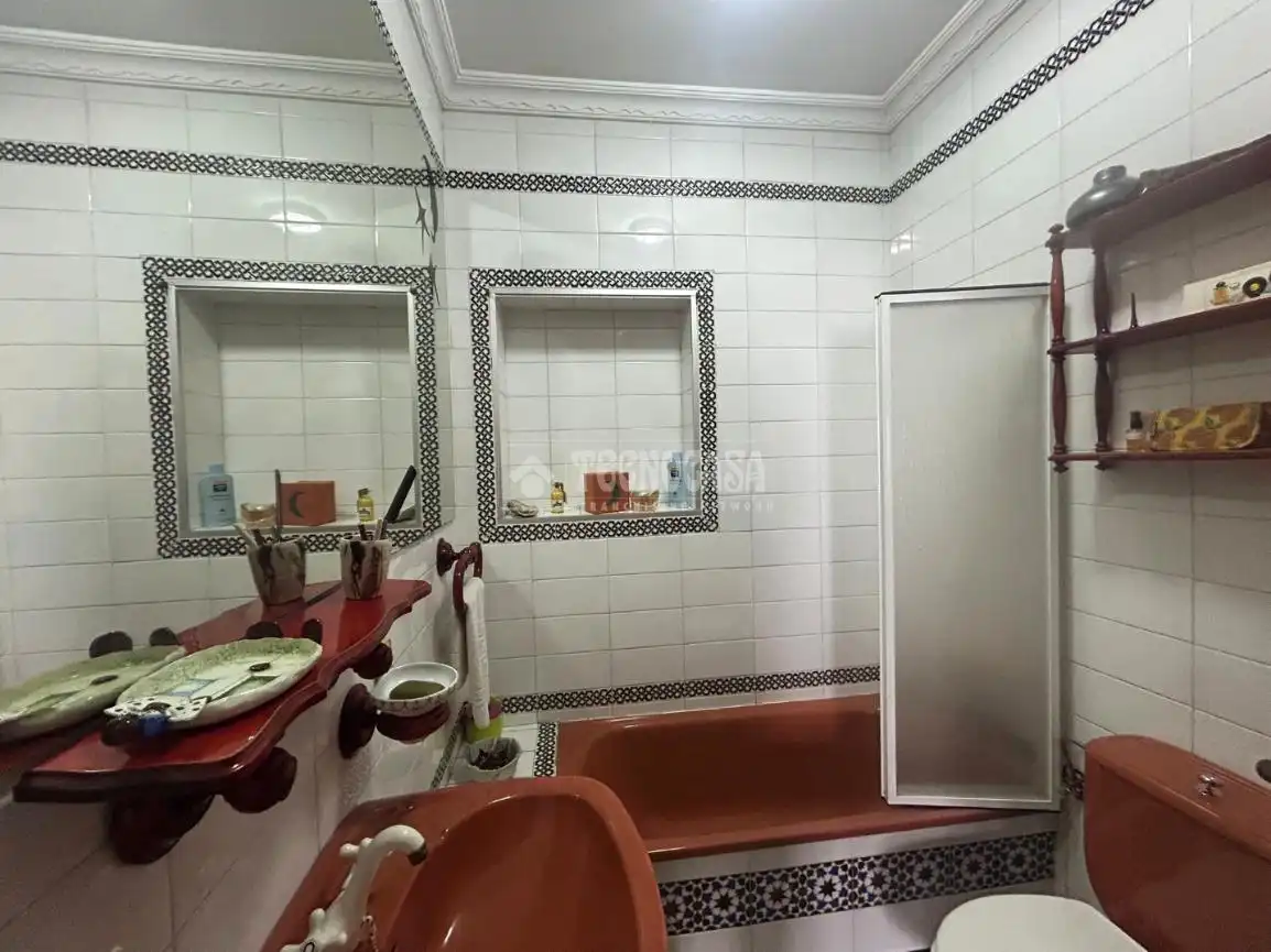 Baño de Casa adosada en venta en Huelva con Aire acondicionado