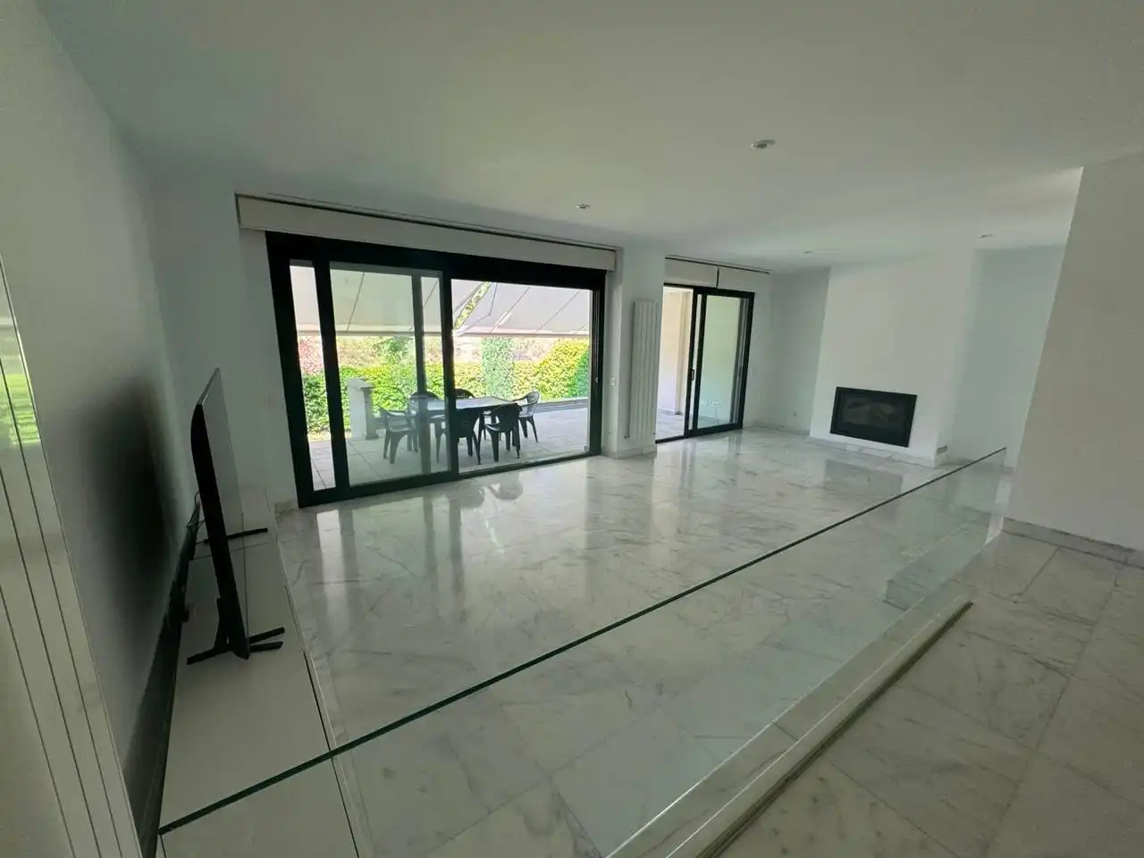 Sala d'estar de Casa adosada de lloguer en Boadilla del Monte amb Aire condicionat, Calefacció i Jardí privat