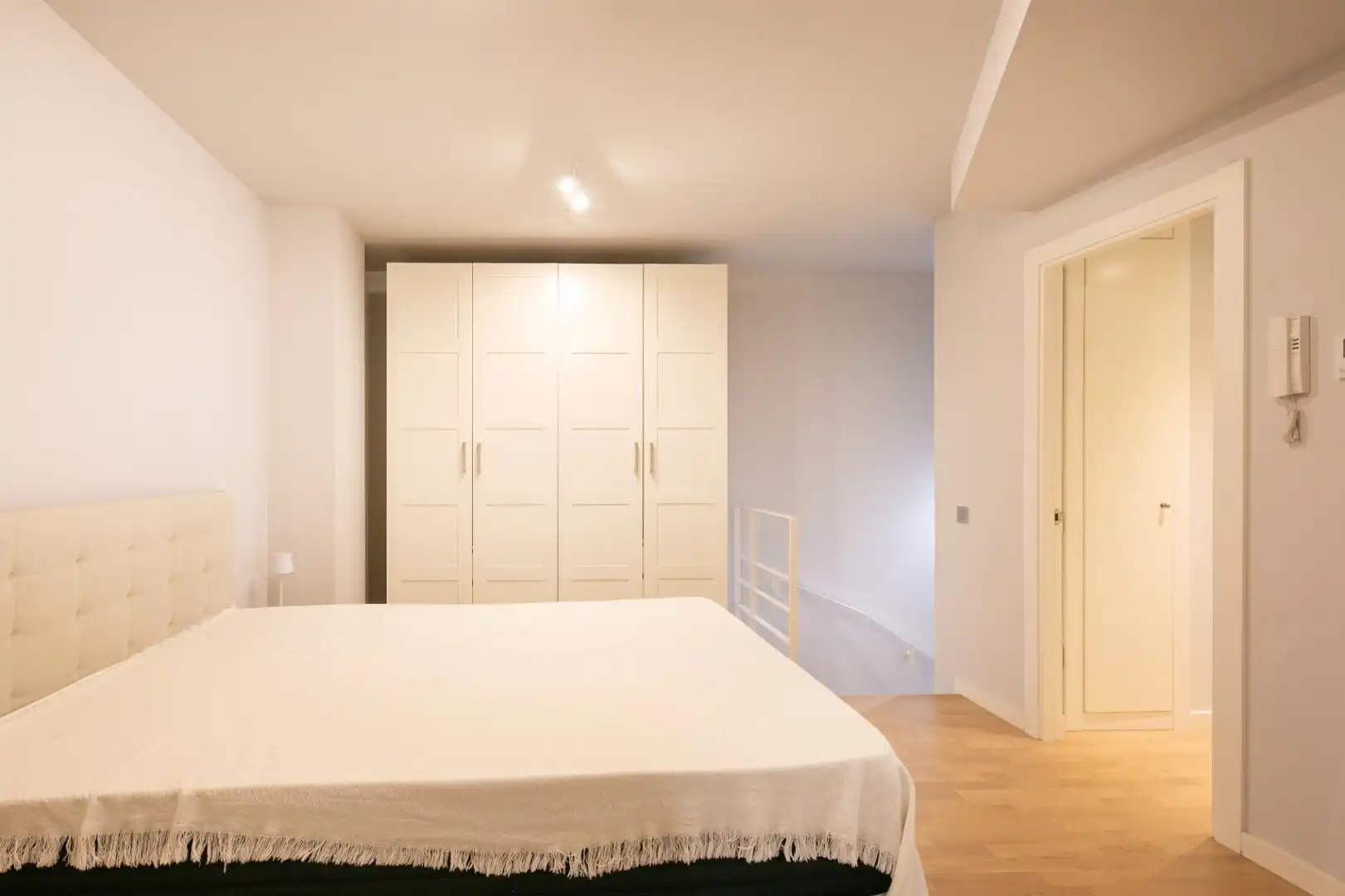 Bedroom of Duplexes for sale in Barcelona  with Parquet flooring, Furnished and Community pool
