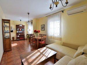 Sala d'estar de Apartament de lloguer en Ronda amb Aire condicionat, Moblat i Forn
