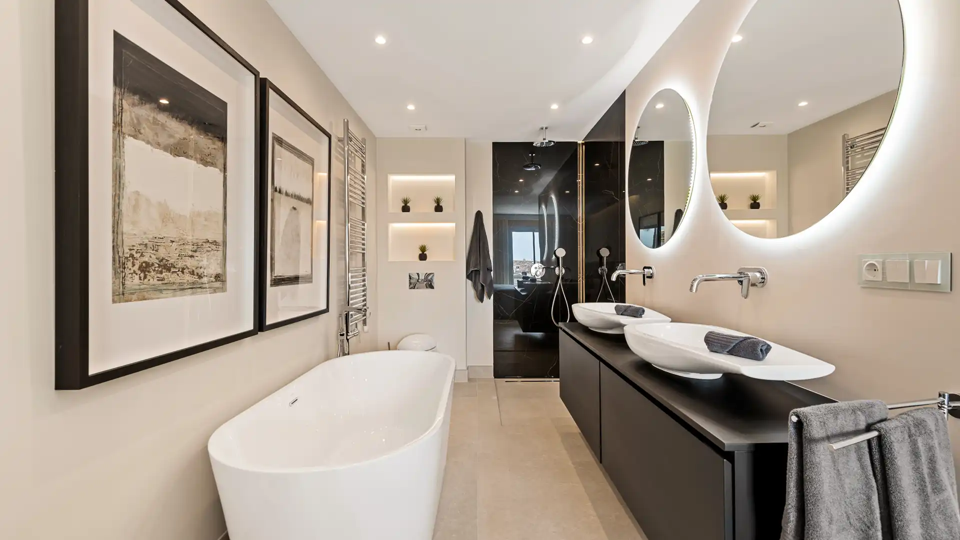 Bathroom of Apartments for sale in Marbella  with Air Conditioner, Heating and Terrace