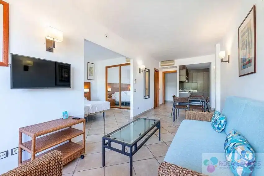 Sala de estar de Apartamento en venta en Benahavís con Aire acondicionado, Terraza y Amueblado