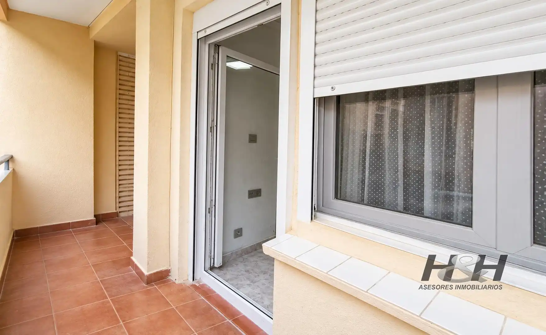 Piso con terraza en venta en Zona Campus Universitario, imagen 3