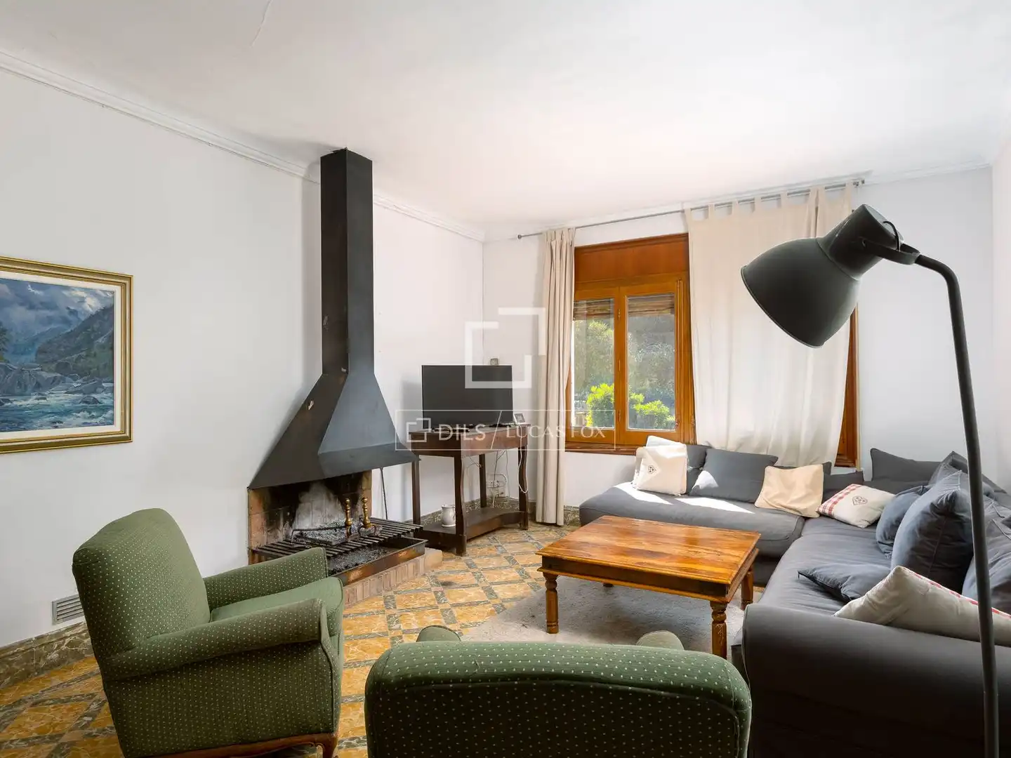 Sala d'estar de Finca rústica en venda en Alella amb Jardí privat, Terrassa i Traster