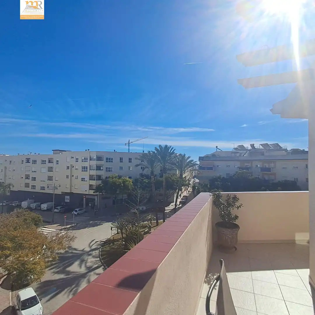 Exterior view of Attic for sale in Estepona