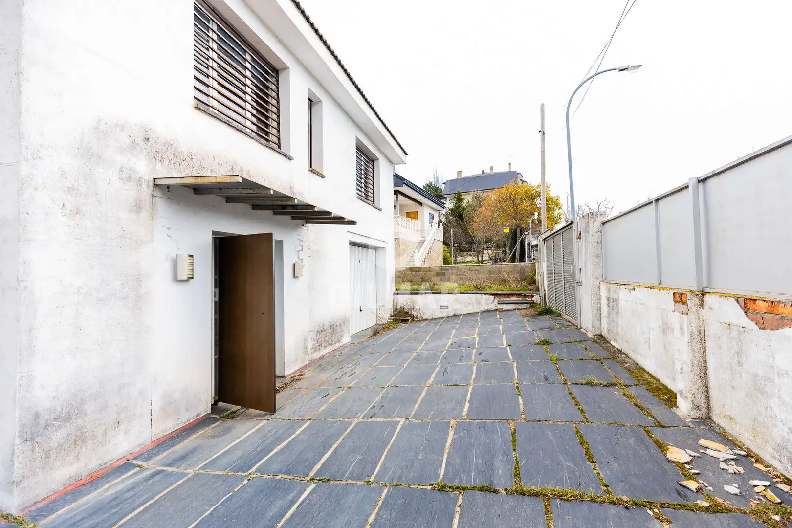 Vista exterior de Casa o chalet en venta en Becerril de la Sierra con Calefacción y Jardín privado