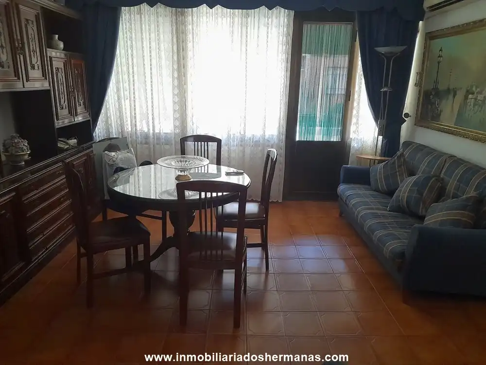 Sala d'estar de Pis en venda en El Prat de Llobregat amb Aire condicionat, Moblat i Balcó