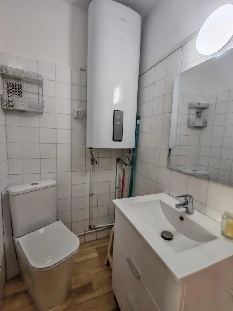 Bathroom of Flat for rent in Vigo   with Terrace, Furnished and Balcony