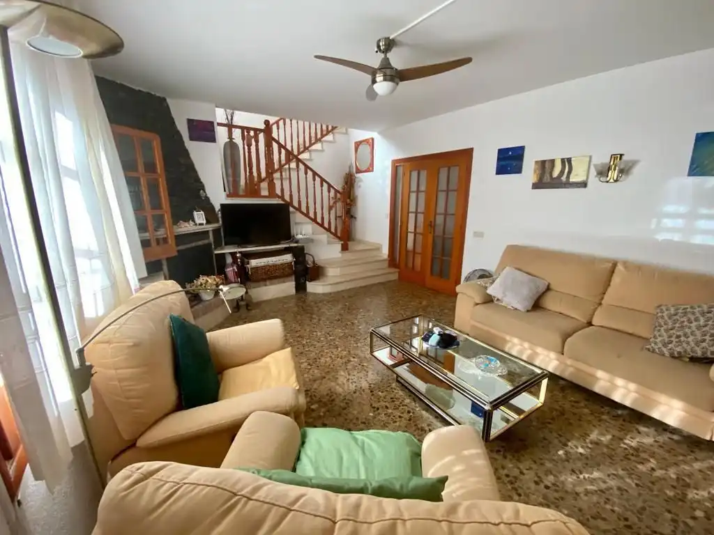 Sala d'estar de Casa o xalet en venda en Lloret de Mar amb Aire condicionat, Calefacció i Jardí privat