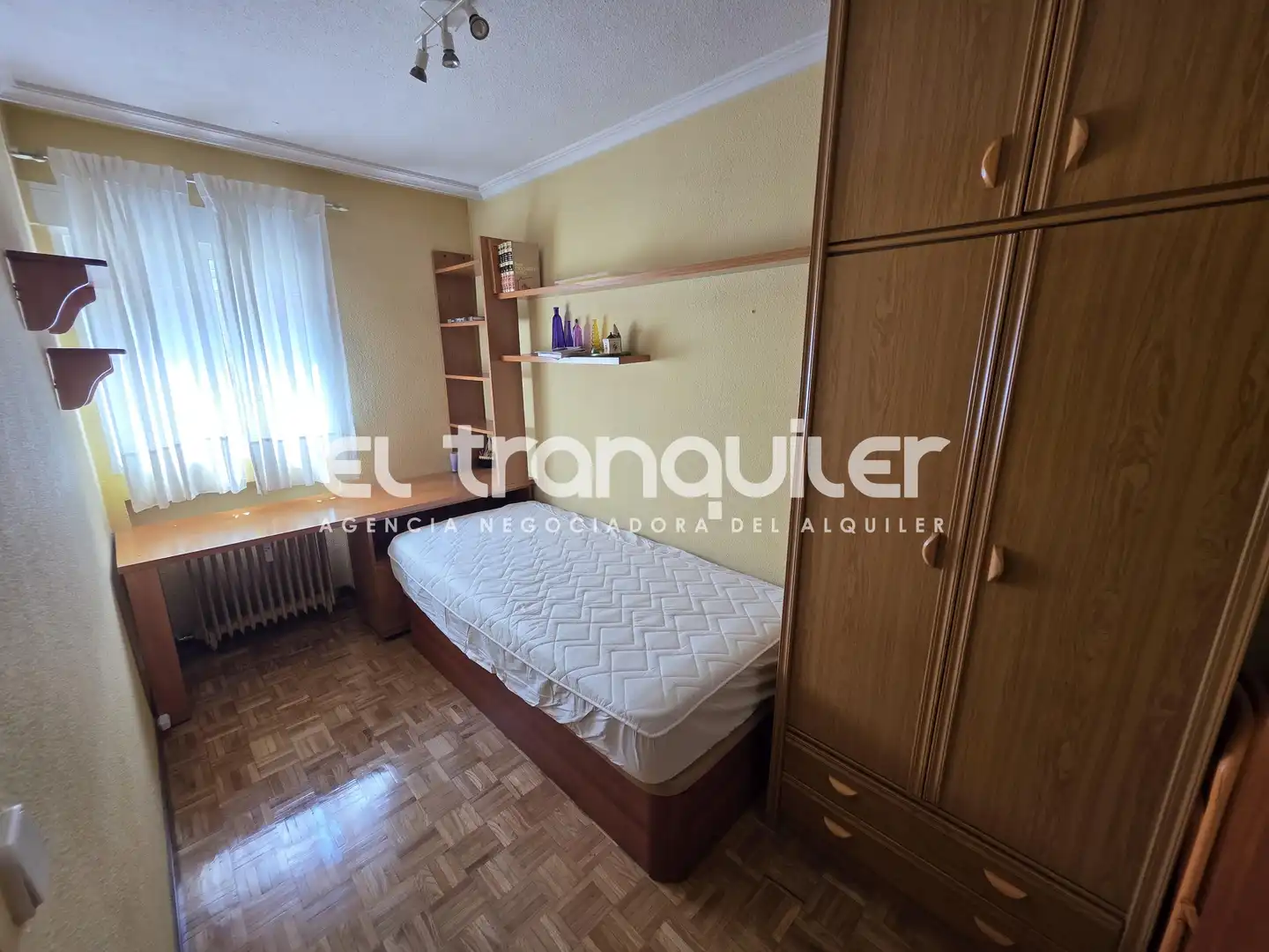Habitación de Piso de alquiler en Madrid con Aire acondicionado, Parquet y Amueblado