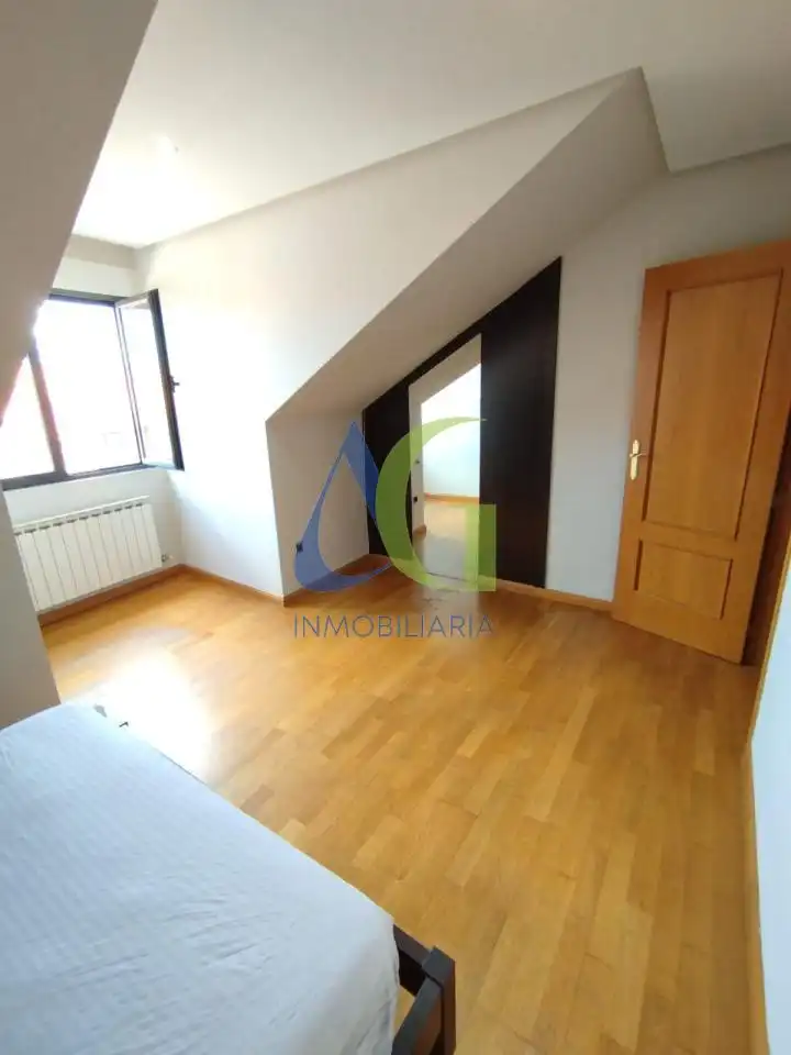Dúplex en venta en Villaquilambre con Calefacción y Trastero