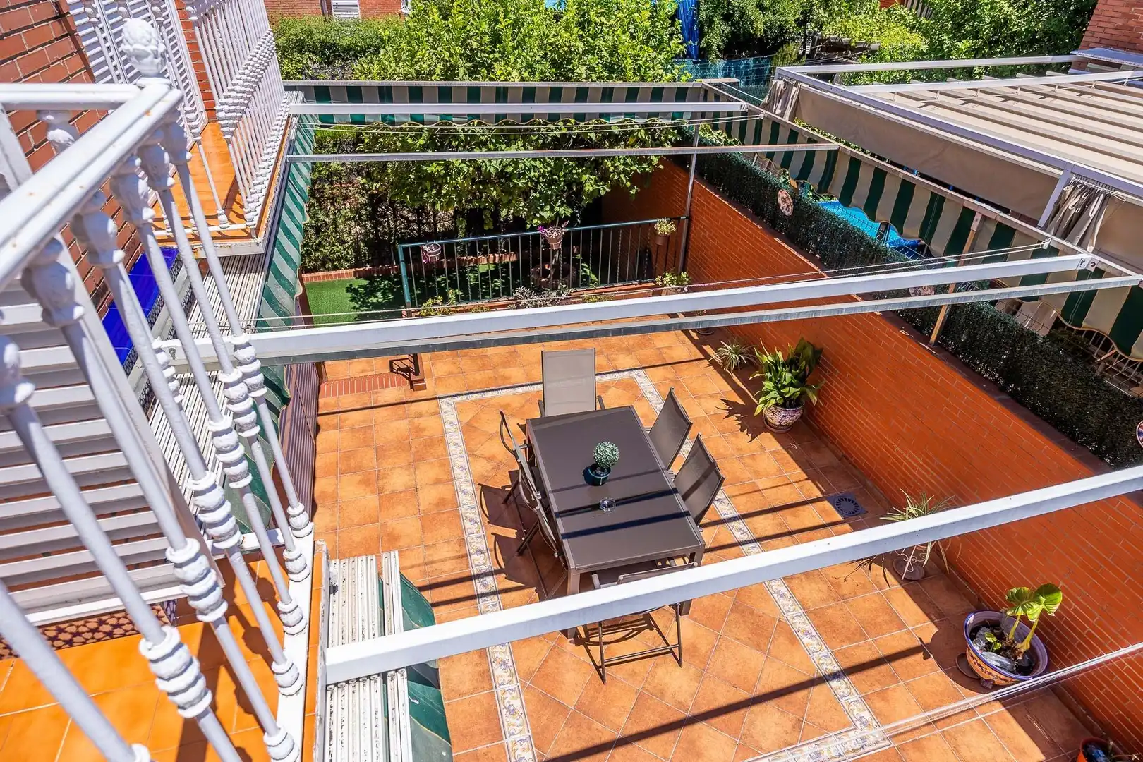 Terraza de Casa o chalet en venta en Sevilla con Aire acondicionado, Calefacción y Jardín privado