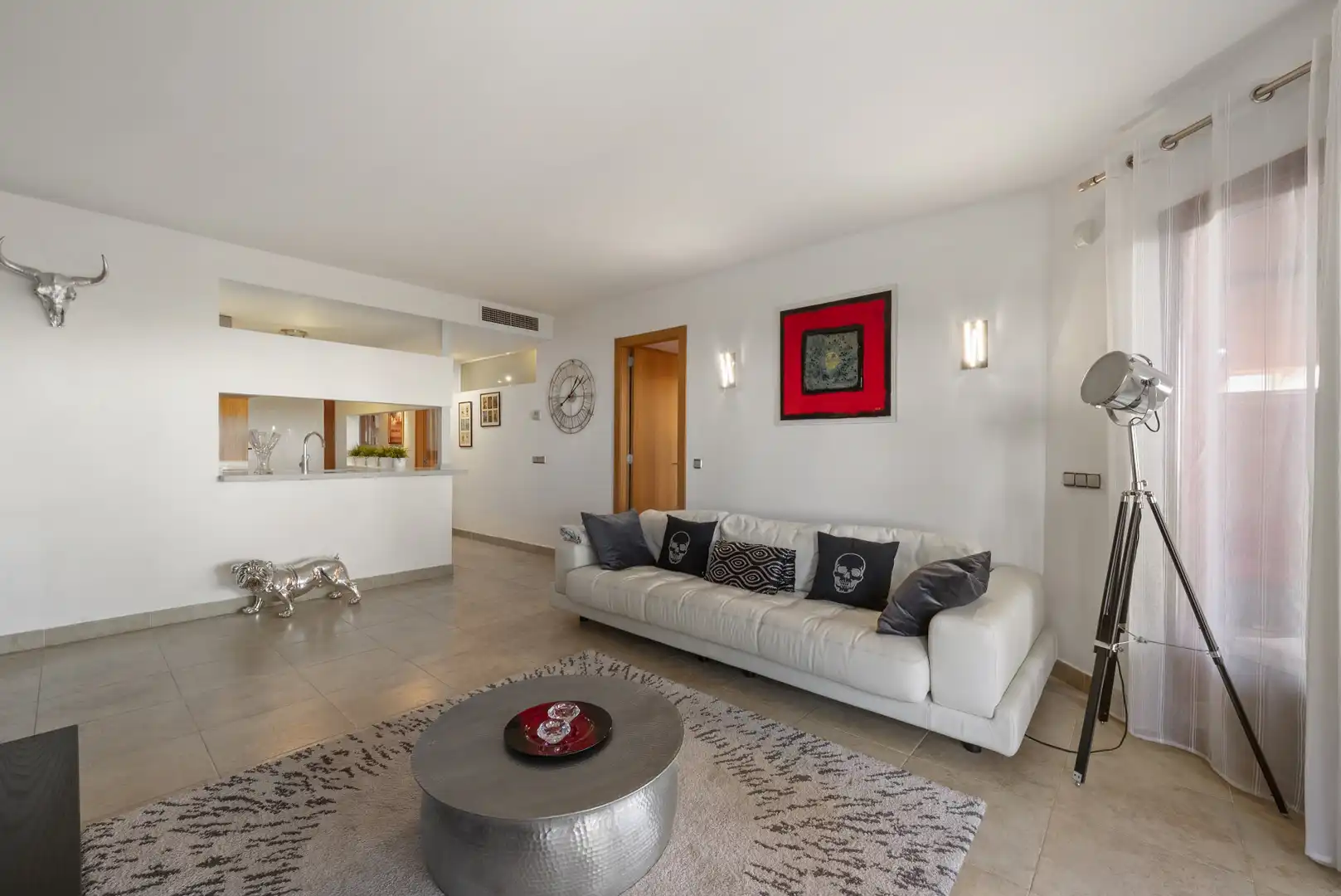 Sala d'estar de Planta baixa en venda en Benalmádena amb Aire condicionat, Terrassa i Piscina