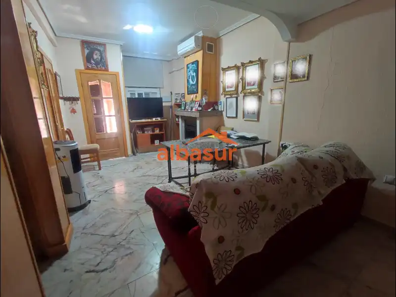 Sala d'estar de Casa o xalet en venda en Córdoba amb Aire condicionat, Calefacció i Terrassa