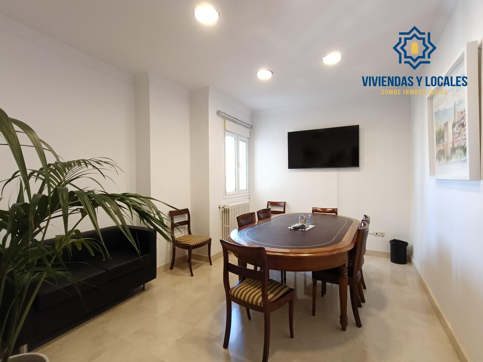 Menjador de Oficina de lloguer en  Granada Capital amb Aire condicionat i Calefacció