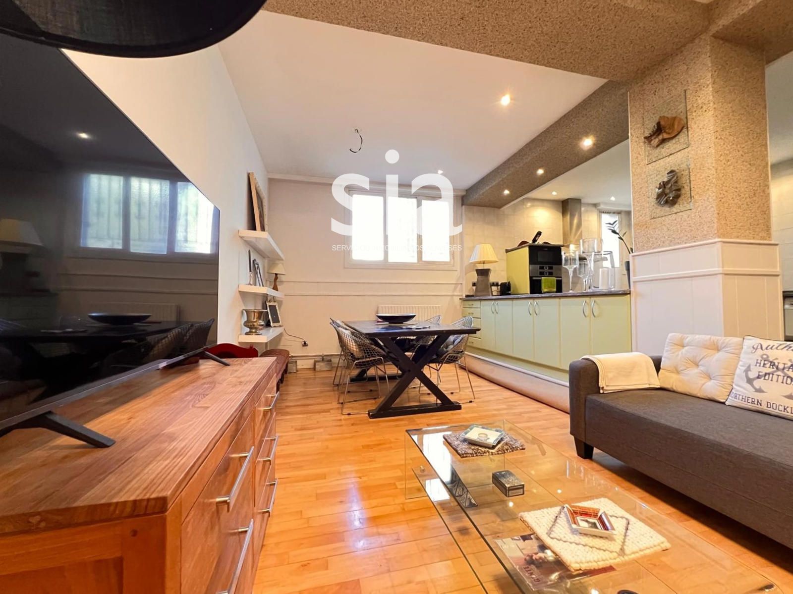 Office for sale in Magdalena, Lovaina