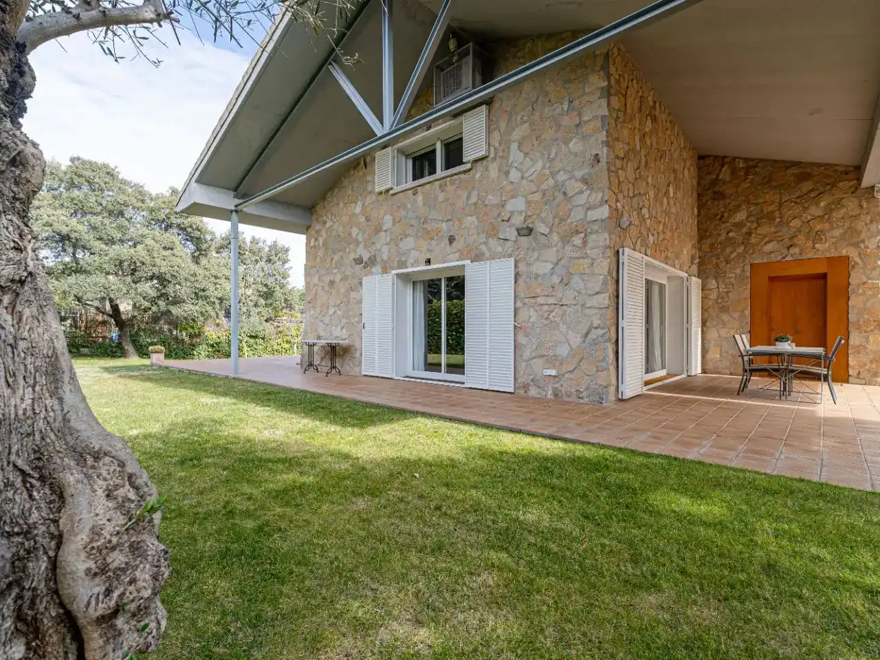 Vista exterior de Casa o xalet en venda en Valdemorillo amb Aire condicionat