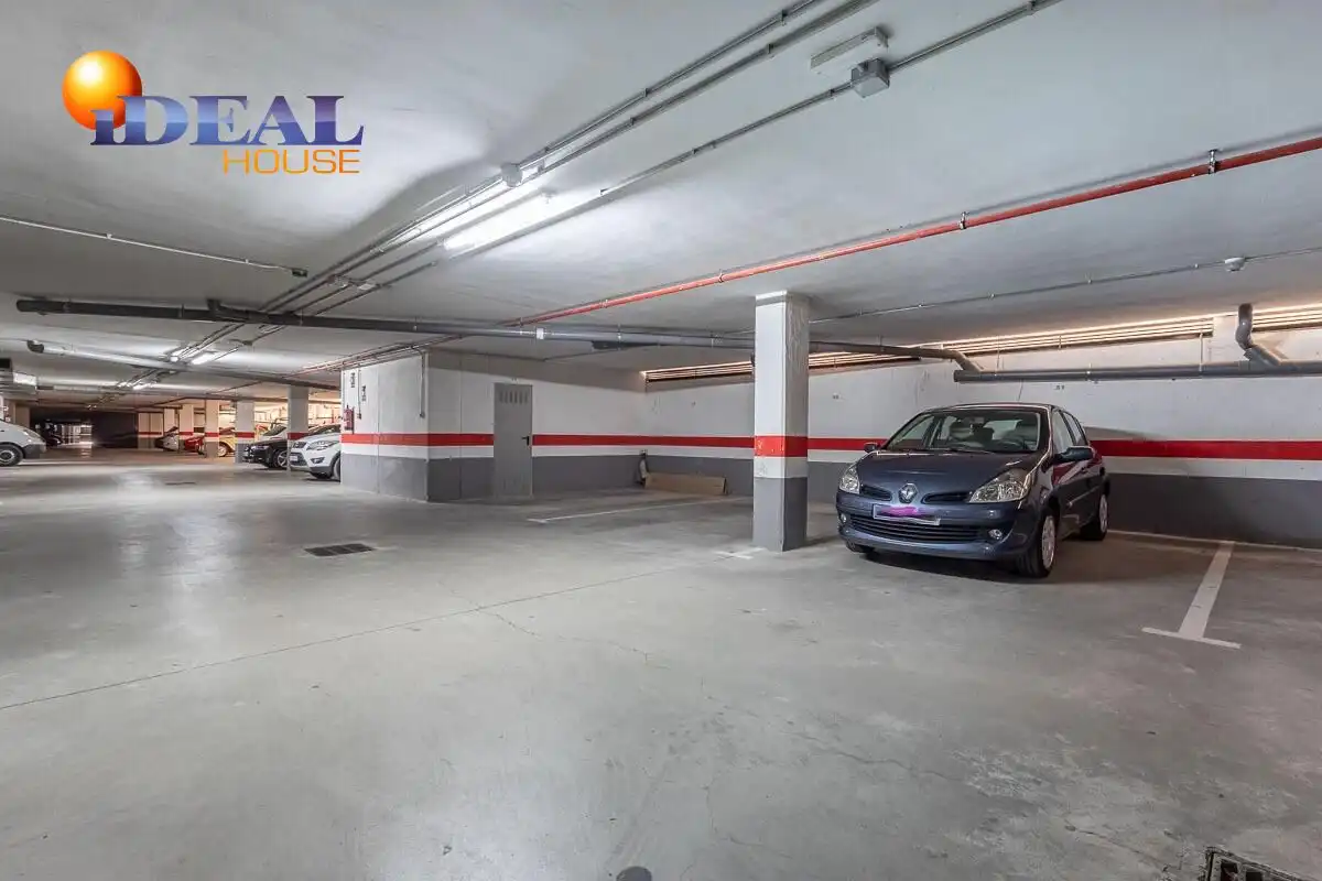 Parking de Piso en venta en Loma Verde