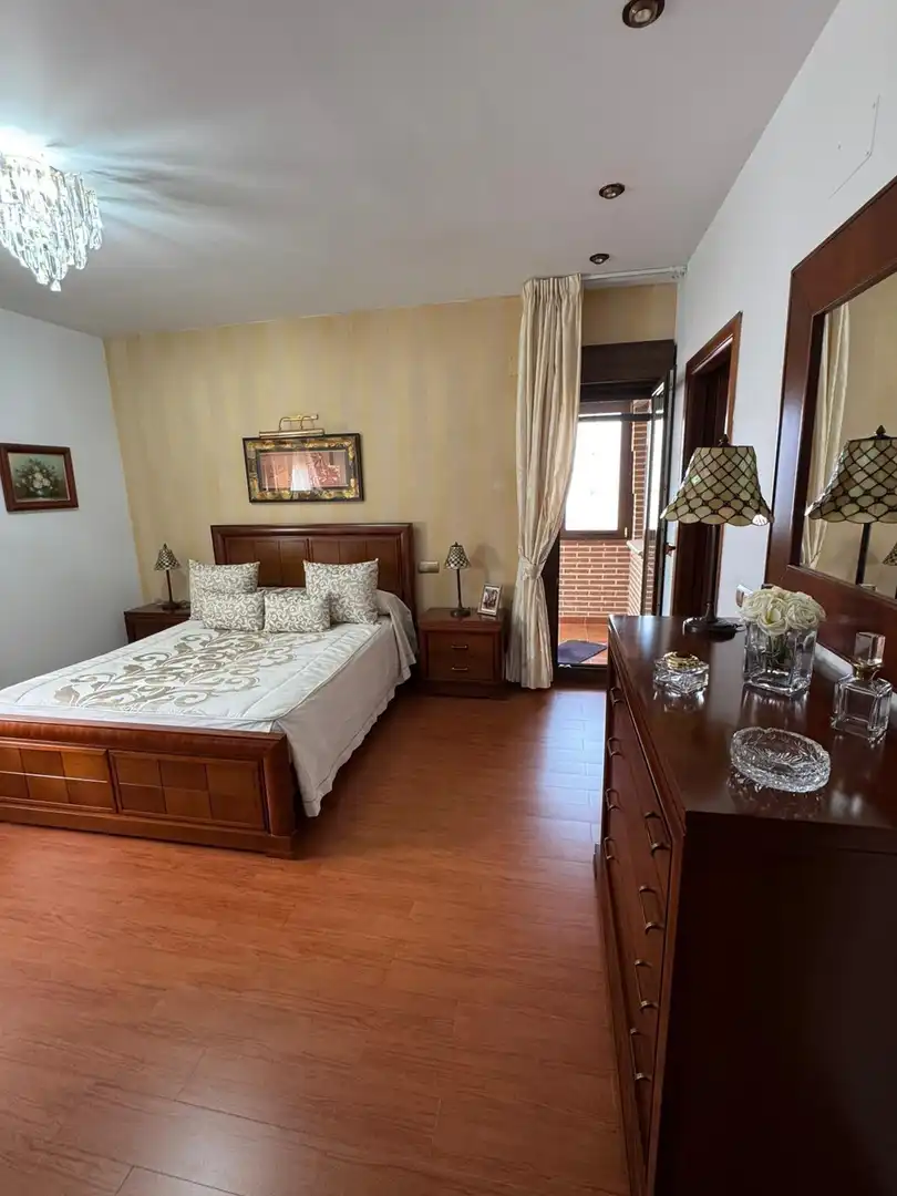 Habitación de Casa o chalet en venta en Navalcarnero con Aire acondicionado, Jardín privado y Terraza