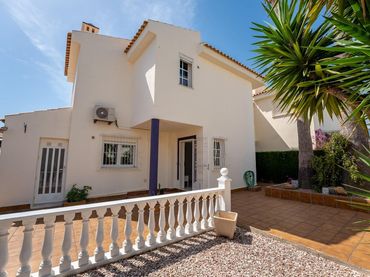 Casa amb balcó en venda a Los Balcones - Los Altos