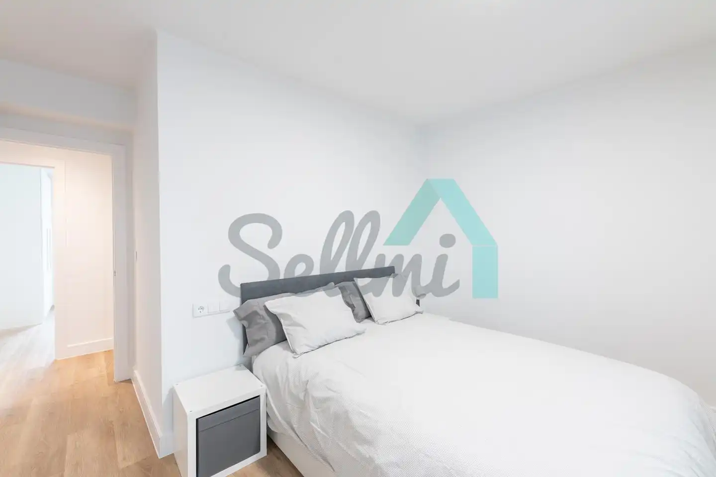 Bedroom of Flat for rent in Oviedo   with Heating, Terrace and Furnished