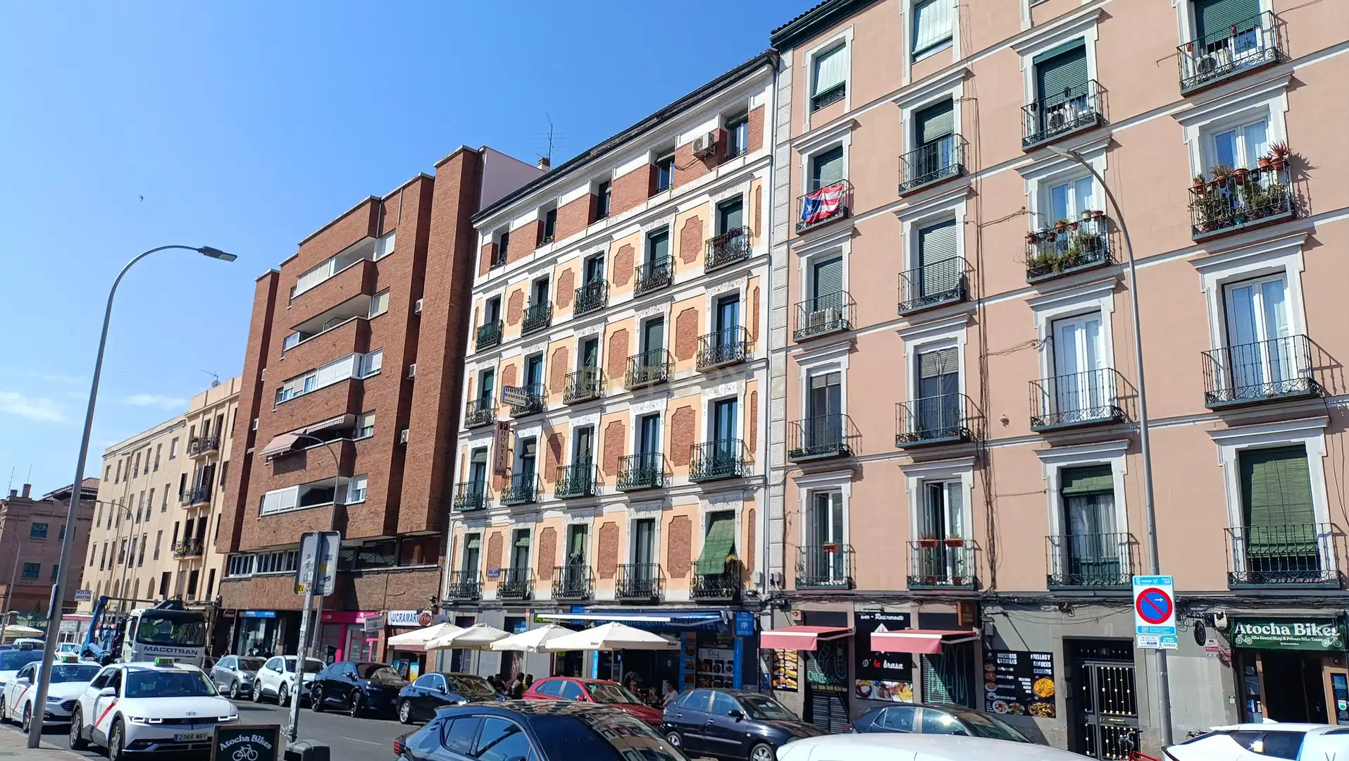 Exterior view of Flat for sale in Madrid  with Washing machine and Microwave