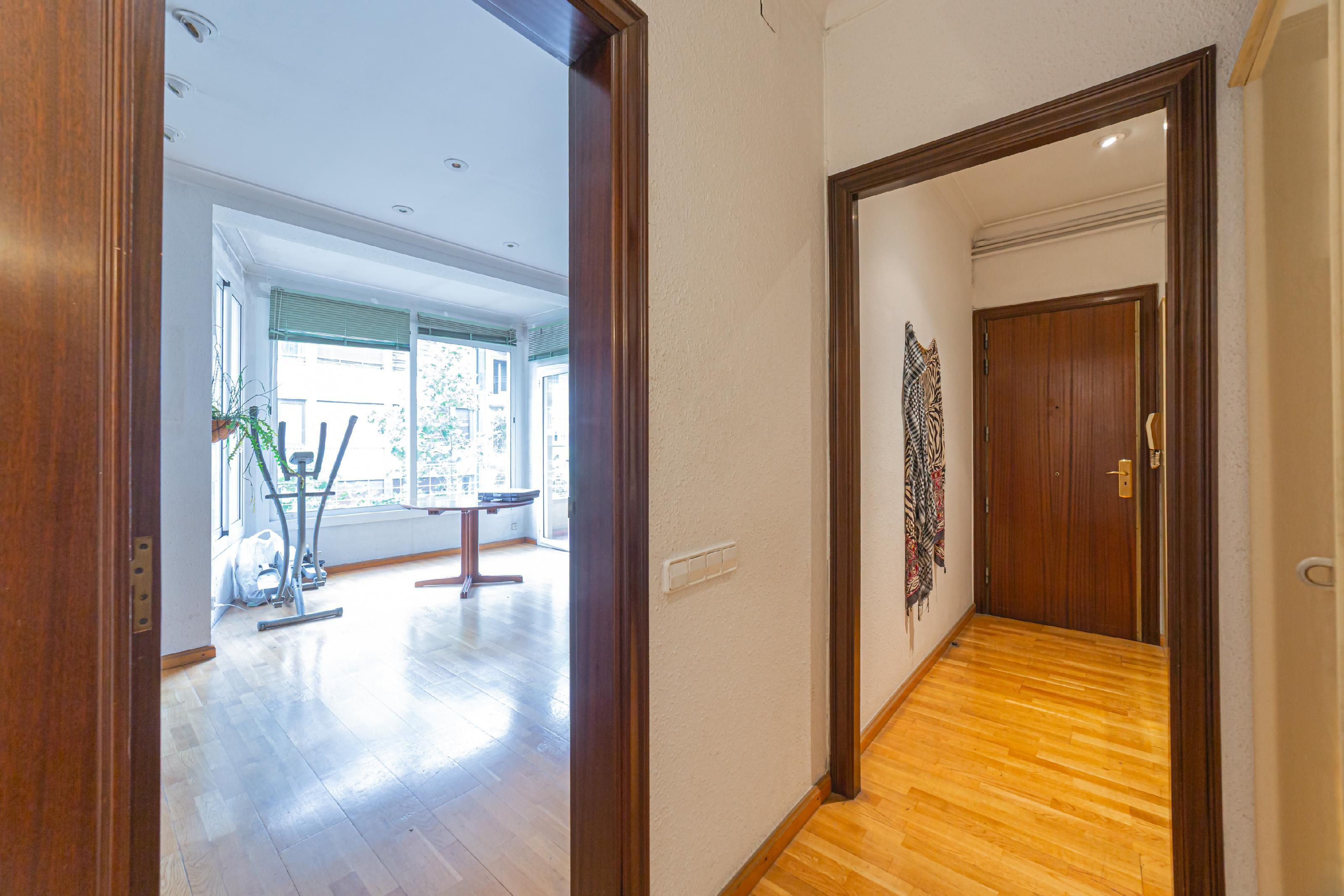 Piso en venta en  Barcelona Capital con Calefacción, Jardín privado y Parquet