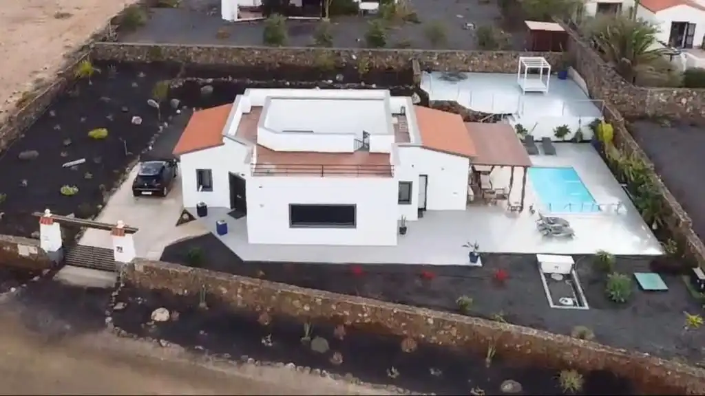 Exterior view of Houses for sale in La Oliva  with Air Conditioner, Private garden and Terrace