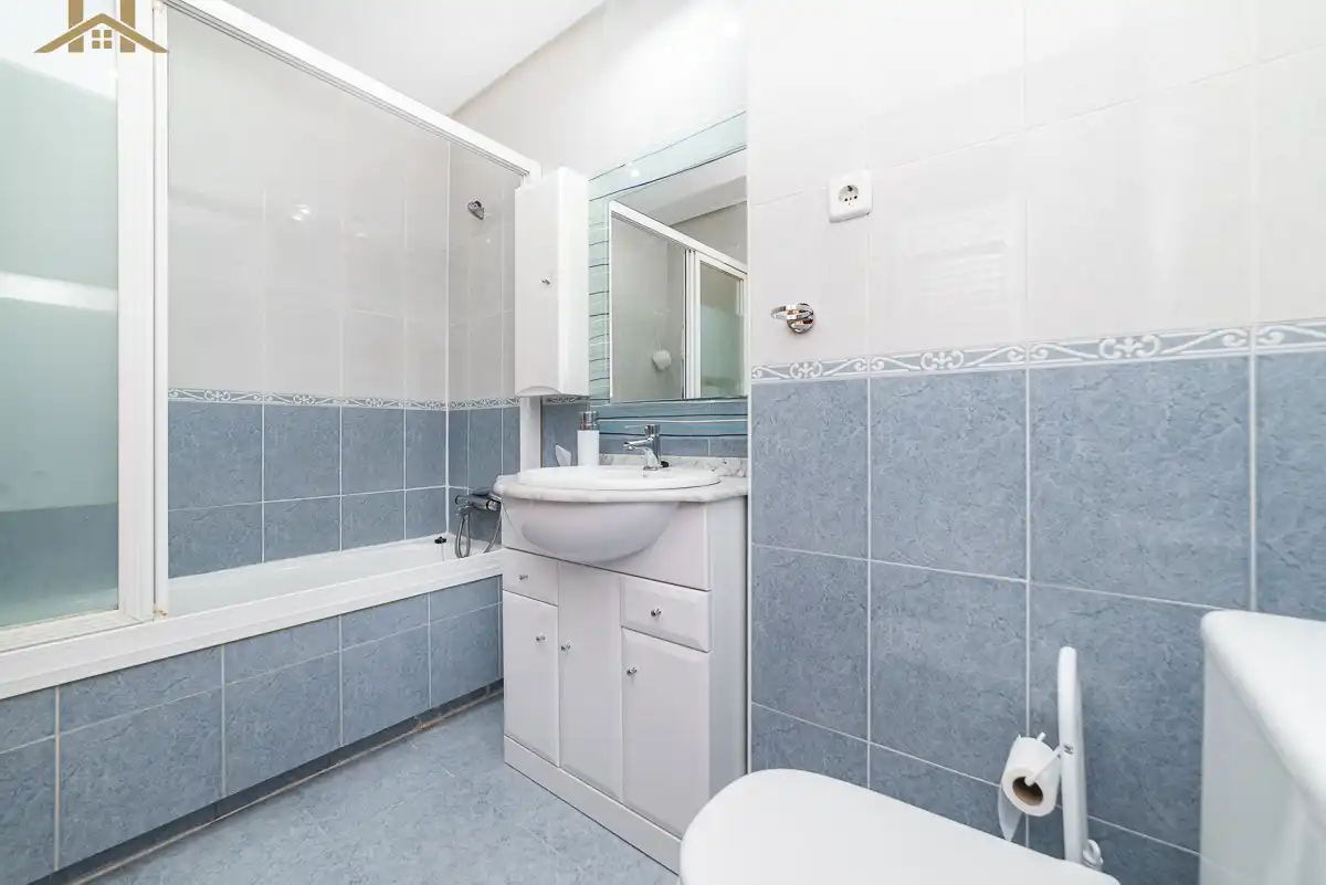 Badezimmer von Wohnung zum Verkauf in Arroyomolinos (Madrid) mit Klimaanlage, Heizung und Abstellraum