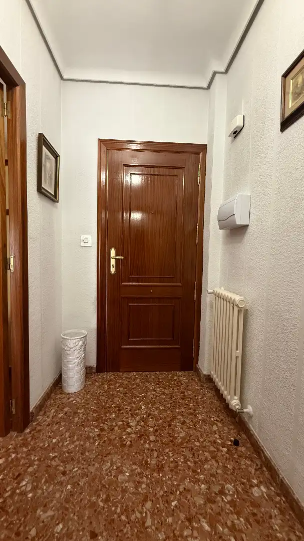 Piso de alquiler en Albacete con Calefacción, Terraza y Amueblado