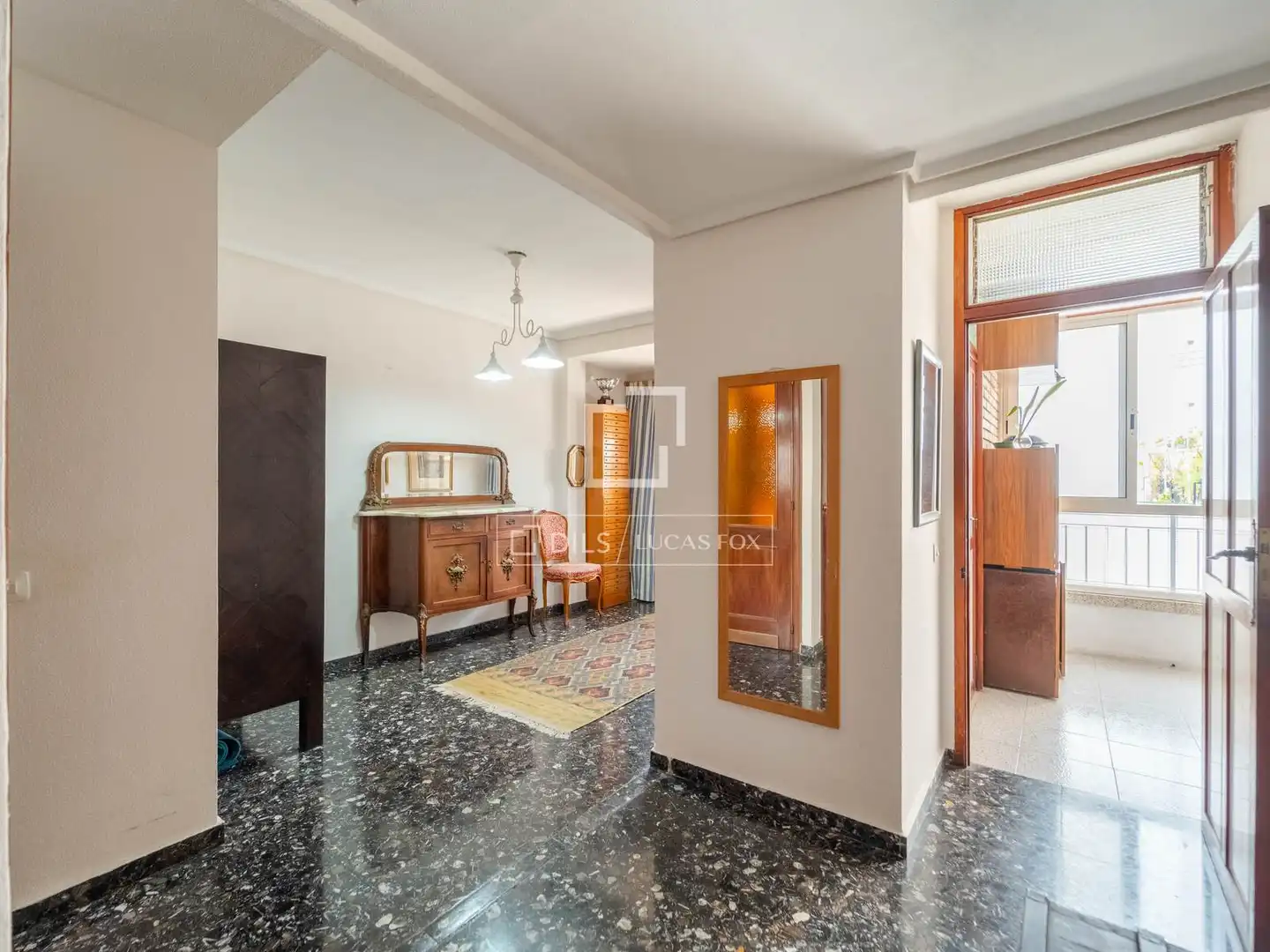 Piso en venta en Valencia con Calefacción, Terraza y Balcón