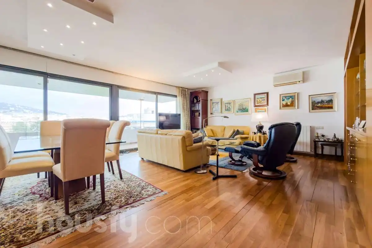 Sala de estar de Piso en venta en Barcelona con Aire acondicionado, Calefacción y Jardín privado